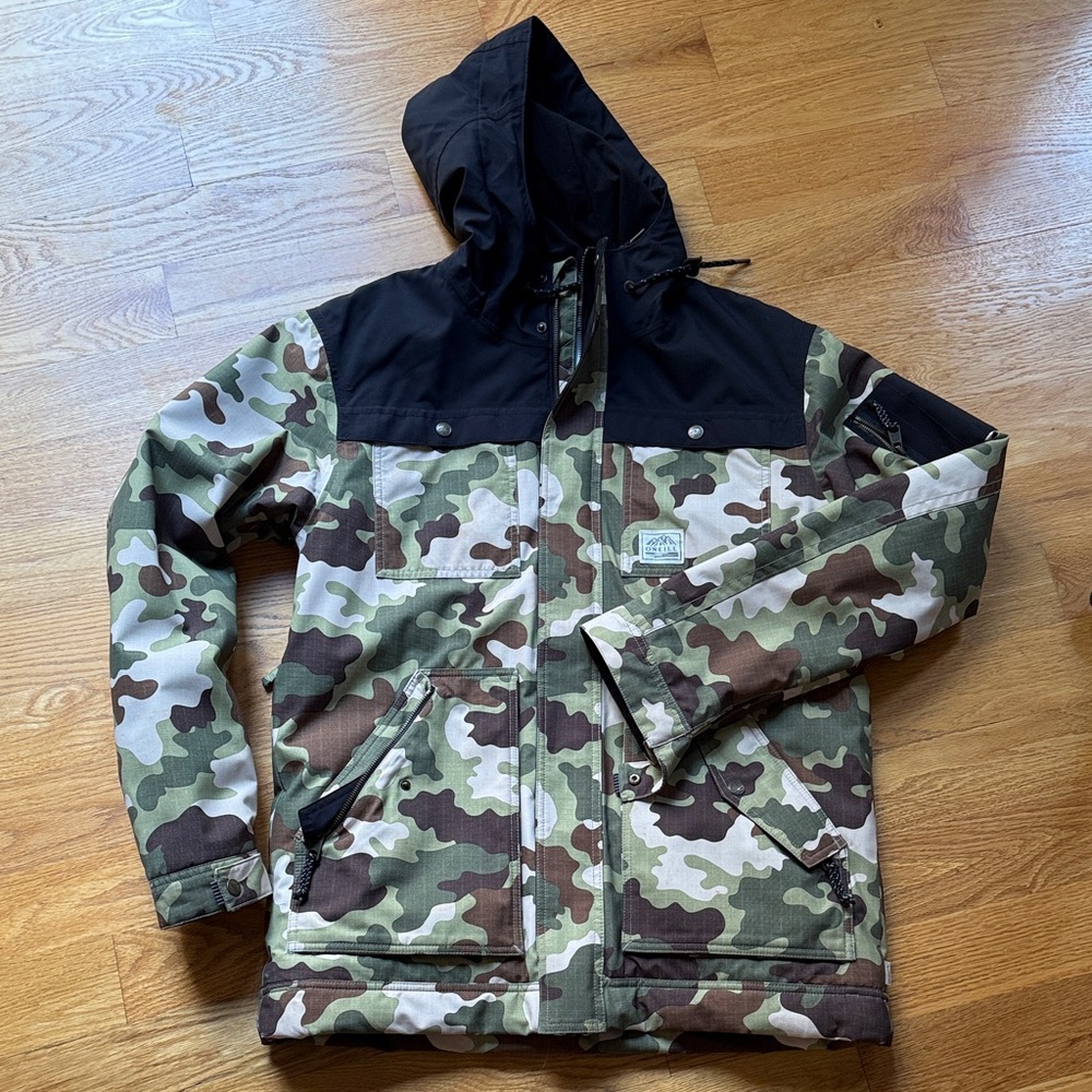 O'Neill Green and Black Camouflage Snow Jacket